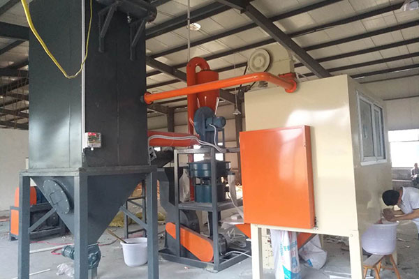 भारत में 150kg / h PCB सर्किट बोर्ड रीसाइक्लिंग मशीन